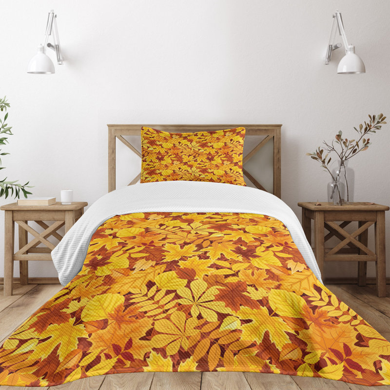 Twin White and Yellow Quilted Bedspread Set