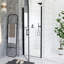 Porte de douche pivotante 30 po x 72 po, cadre en aluminium noir mat, demi-cadre, film en verre trempé anti-déflagrant de 1/4 po, poignée en acier inoxydable