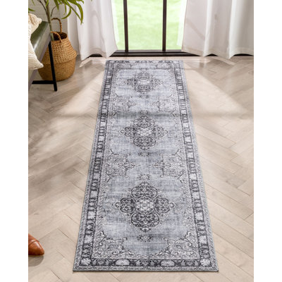 Eusebio Washable Oriental Indoor Rug