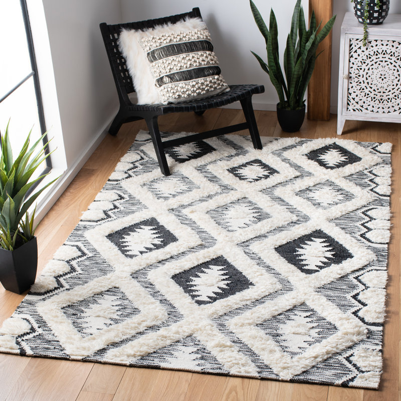 Southam Natura Hand Woven Wool Southwestern Rug, Rectangle 8' x 10'