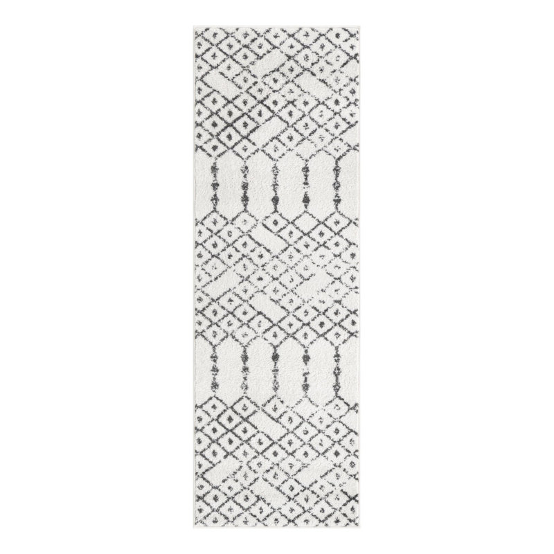 Isaiu Geometric Indoor Rug, Runner 2' x 6'