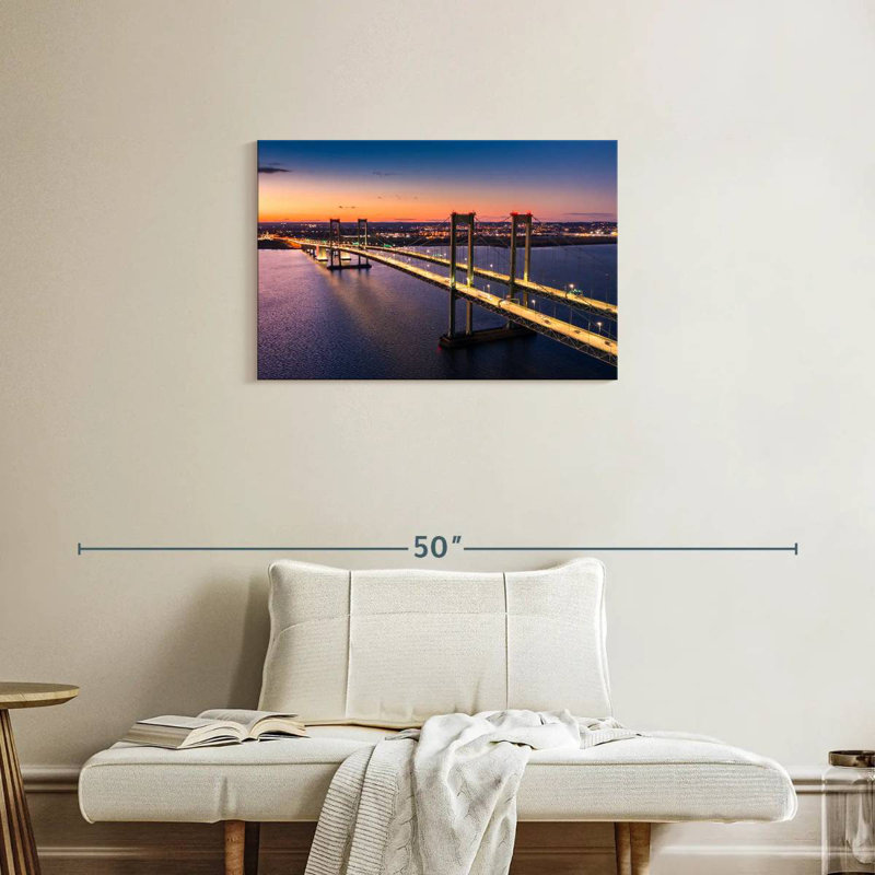 Lilie au coucher du soleil au pont commémoratif du Delaware, H 20 po x l 30 po