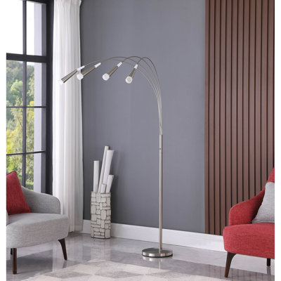 Élégante lampe sur pied à DEL avec un design en arc métallique pour les espaces de vie modernes