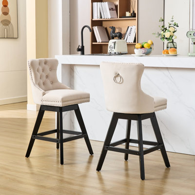 Décoration de style loisirs avec décoration à boutons, beige - de 2 chaises en velours pivotant à 360 degrés, intérieur en acier à ressorts