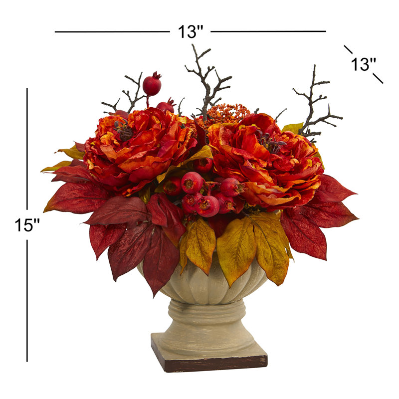 Arrangement floral mélangé pivoine et sedum dans un pot de fleurs