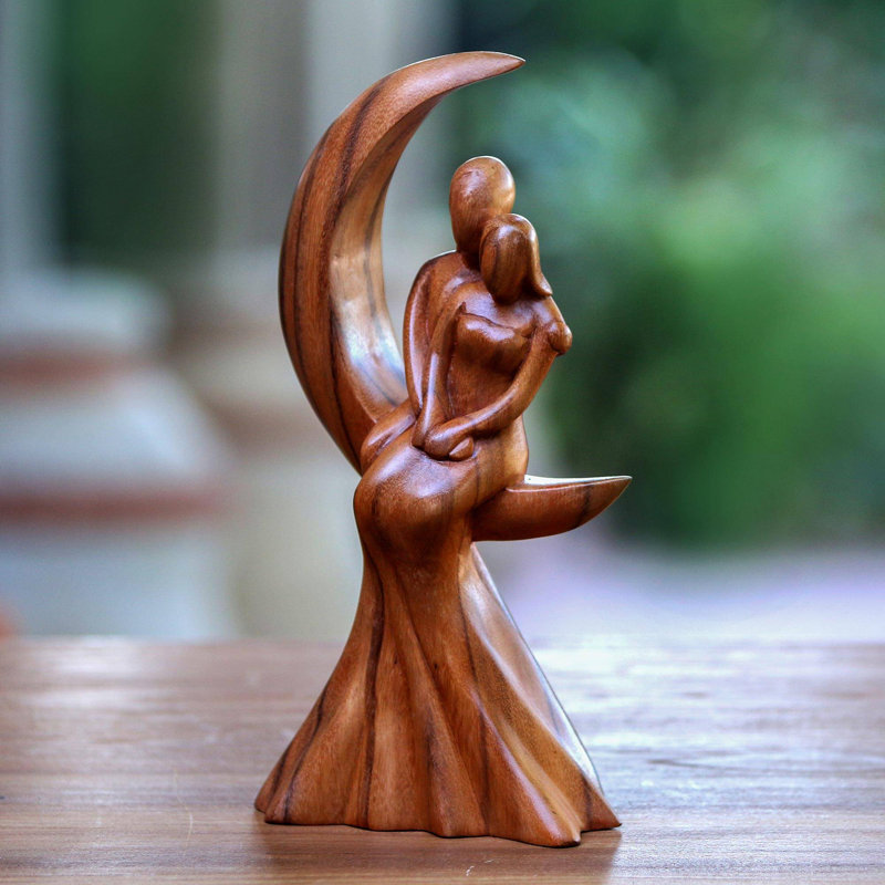 Sculpture en bois «Red Barrel Studio® Romance On The Moon»