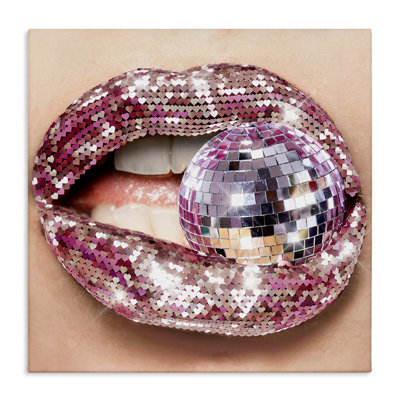 "Biting Disco Ball", art mural par Ziwei Li