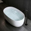 Baignoire indépendante en pierre de résine à surface solide, conception moderne avec drain escamotable et tuyaux de trop-plein, parfaite pour les petits foyers