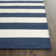 Tapis bleu marine / ivoire rayé tissé à plat à la main Brookvale