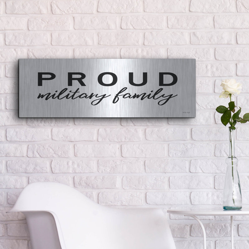 «Proud Military Family» par Cindy Jacobs, H 12 po x l 36 po