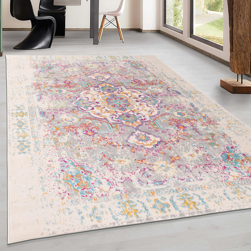 Hartig Oriental Indoor Rug, Rectangle 5' x 7'