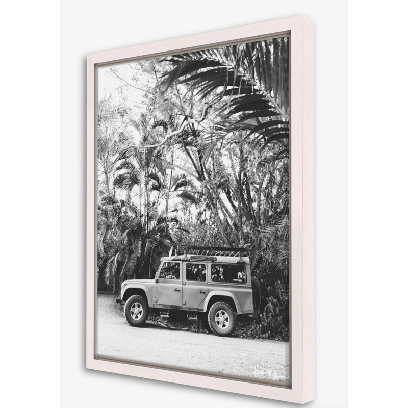 Traîneau tropical par Kristen M. Brown, H 27,5 po x l 21,5 po x P 1,25 po, Toile avec cadre blanc