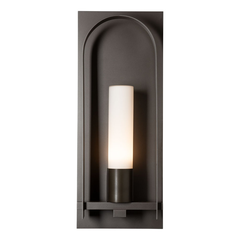 Applique murale en aluminium Triomphe, Fumée noire côtière, H 27,2 po x l 10,7 po x P 5,2 po, Opale