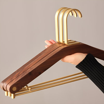 Premium Walnut Wood Hangers – Non-Slip, Wide-Shoulder Design For Delicate Garments