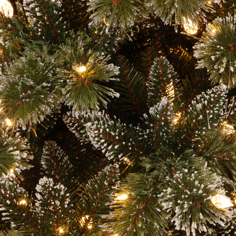 Couronne de pin scintillante 24 po avec lumières DEL blanc chaud Holiday Aisle®