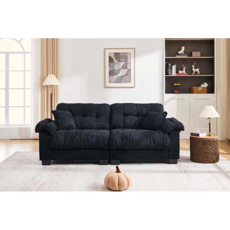 Canapé à 3 places en chenille plissée avec tissu de haute qualité et rembourrage confortable, pour les espaces de vie modernes.