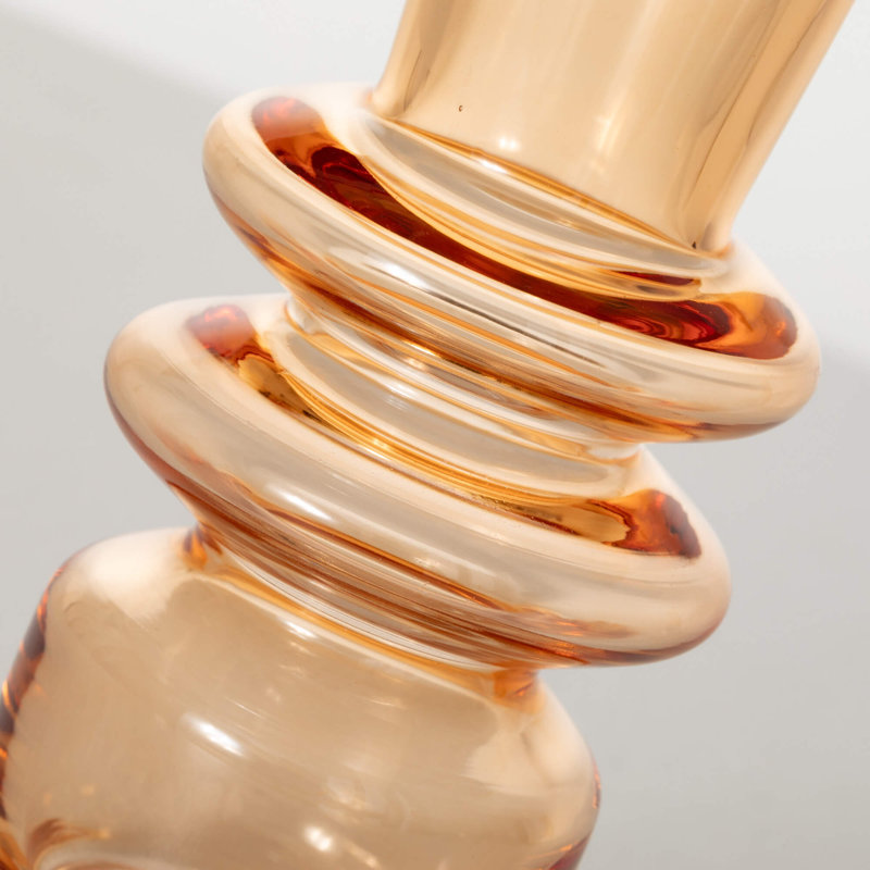Vase en verre ambré H 8 po