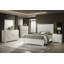 Mobilier de chambre à coucher avec pattes trapézoïdales texturées et table de chevet anglaise