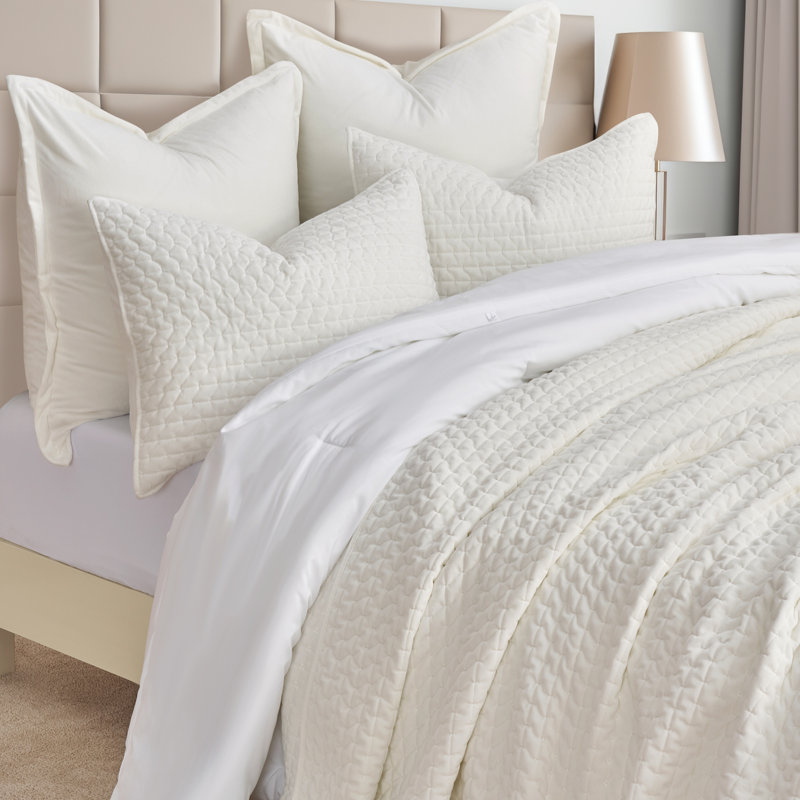 Cross-Stitch Velvet Quilt Set 3 Pieces, King, Cream White