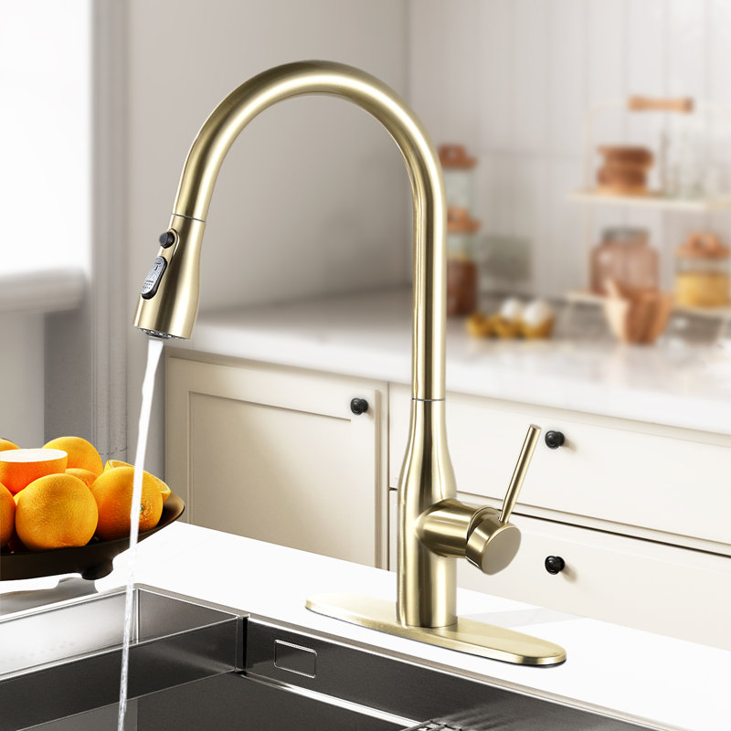Robinet de cuisine rétractable à poignée simple avec plaque de pont, tête de pulvérisation à 3 fonctions et buse pivotante à 360 degrés