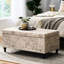 Rangement en tissu de lin beige, structure en bois, finition traditionnelle et tendance avec housse, détails décoratifs
