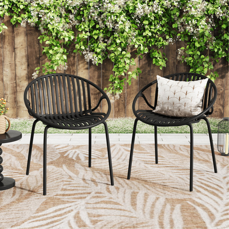 Chaises de salle à manger de patio empilables avec design respirant de style moderne et simple (ensemble de 2), pieds en métal + dossier en plastique