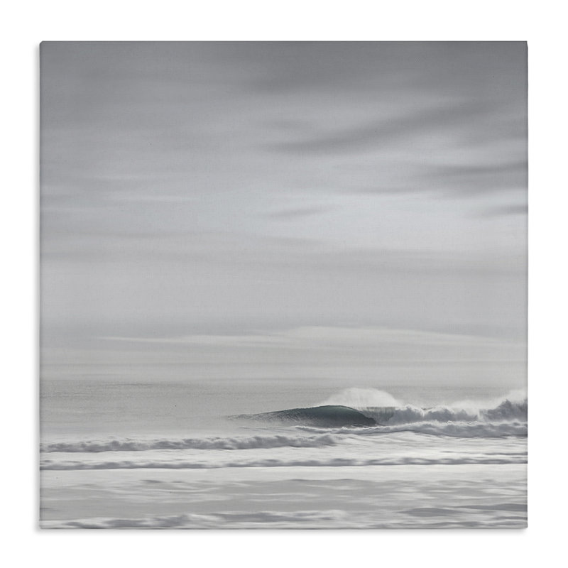 Toile «Misty Gray Beach Ripples», conception par Maggie Olsen, H 17 po x l 17 po