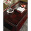 Table de cocktail à plateau relevable polyvalent - bois franc massif, placage de bouleau, finition cerisier merlot - rangement caché, roulettes mobiles, tablette inférieure