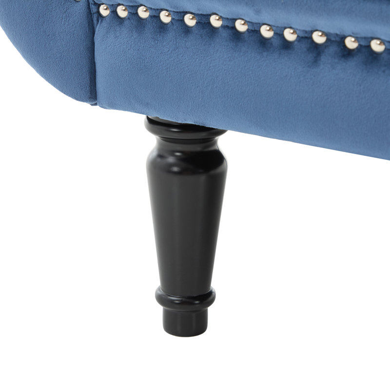 Banc en velours Celestin avec garniture cloutée et accoudoirs courbés Celestine, Bleu très foncé