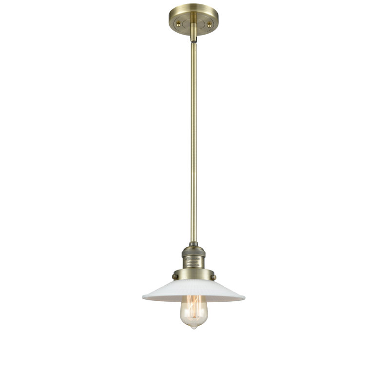 Luminaire suspendu conique à 1 lumière Miramontes, Laiton antique, Matte White Halophane, 6 Watt Vinage LED Bulb