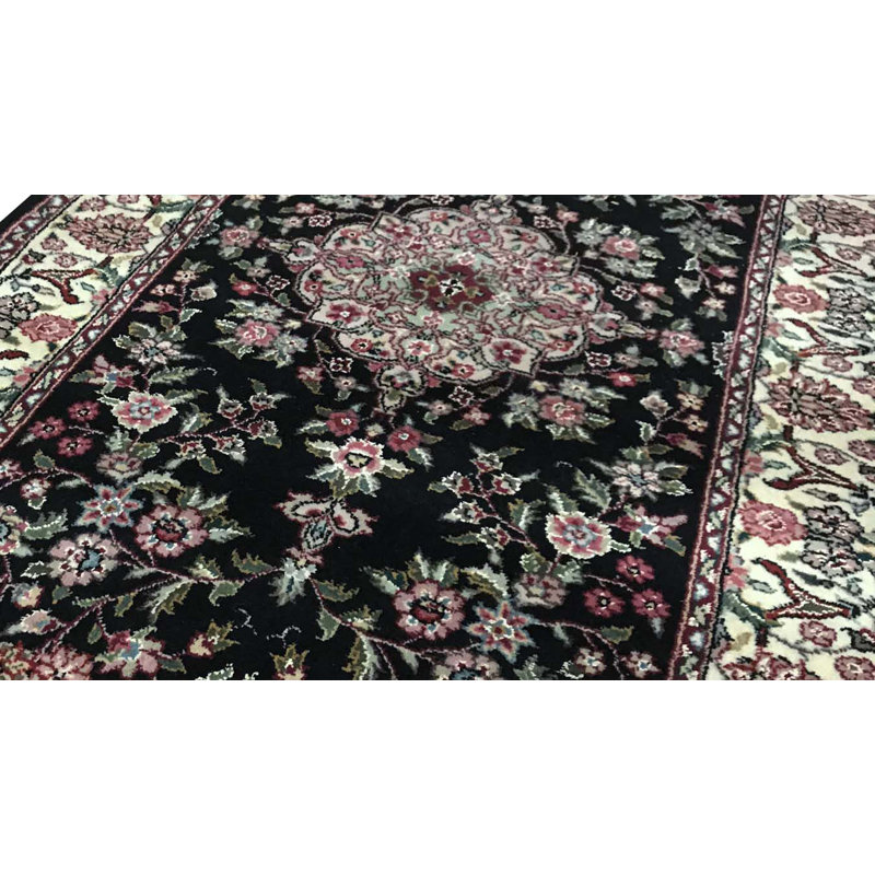 Tapis rose, noir et gris noué à la main de haute qualité