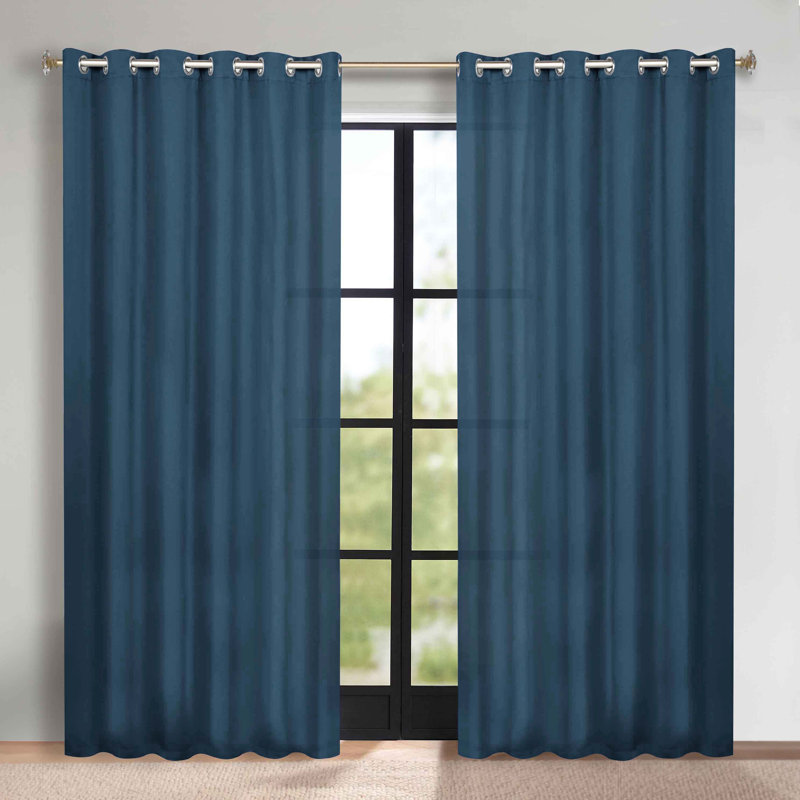 Paire de rideaux obscurcissant avec œillets Millendon, L 70 po x L 108 po, Bleu marine
