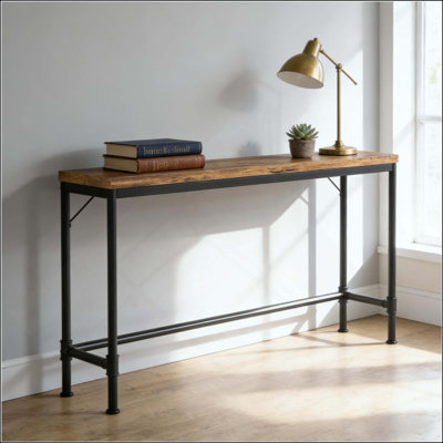 Élégant canapé extra long, console étroite