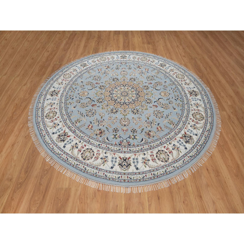 Tapis oriental rond bleu clair 7 pi 9 po x 7 pi 9 po Nain avec motif de médaillons de fleurs, laine douce et soie, velours doux, 250 KPSI