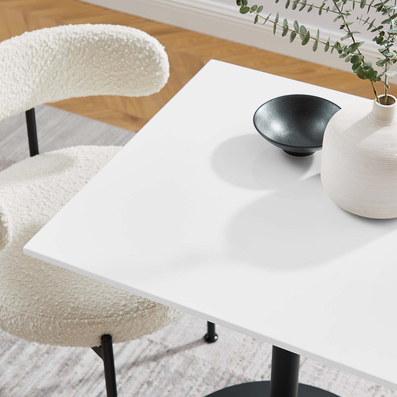 Table de salle à manger carréeLippa, Noir, H 28,5 po x l 23,5 po x P 23,5 po