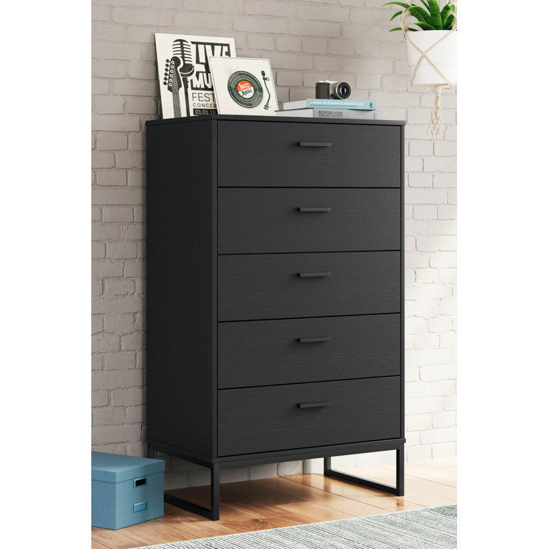 Bosnjak 29.88'' W 5 - Drawer Dresser, Black
