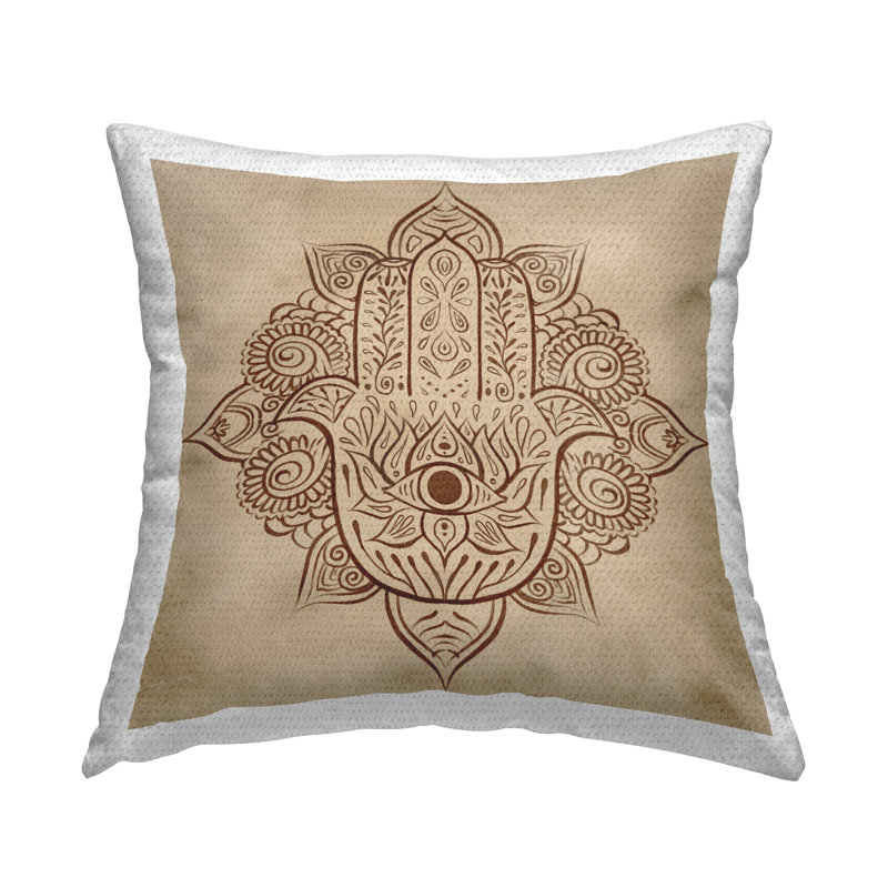 Coussin décoratif à motif de hamsa brun orné par Ziwei Li