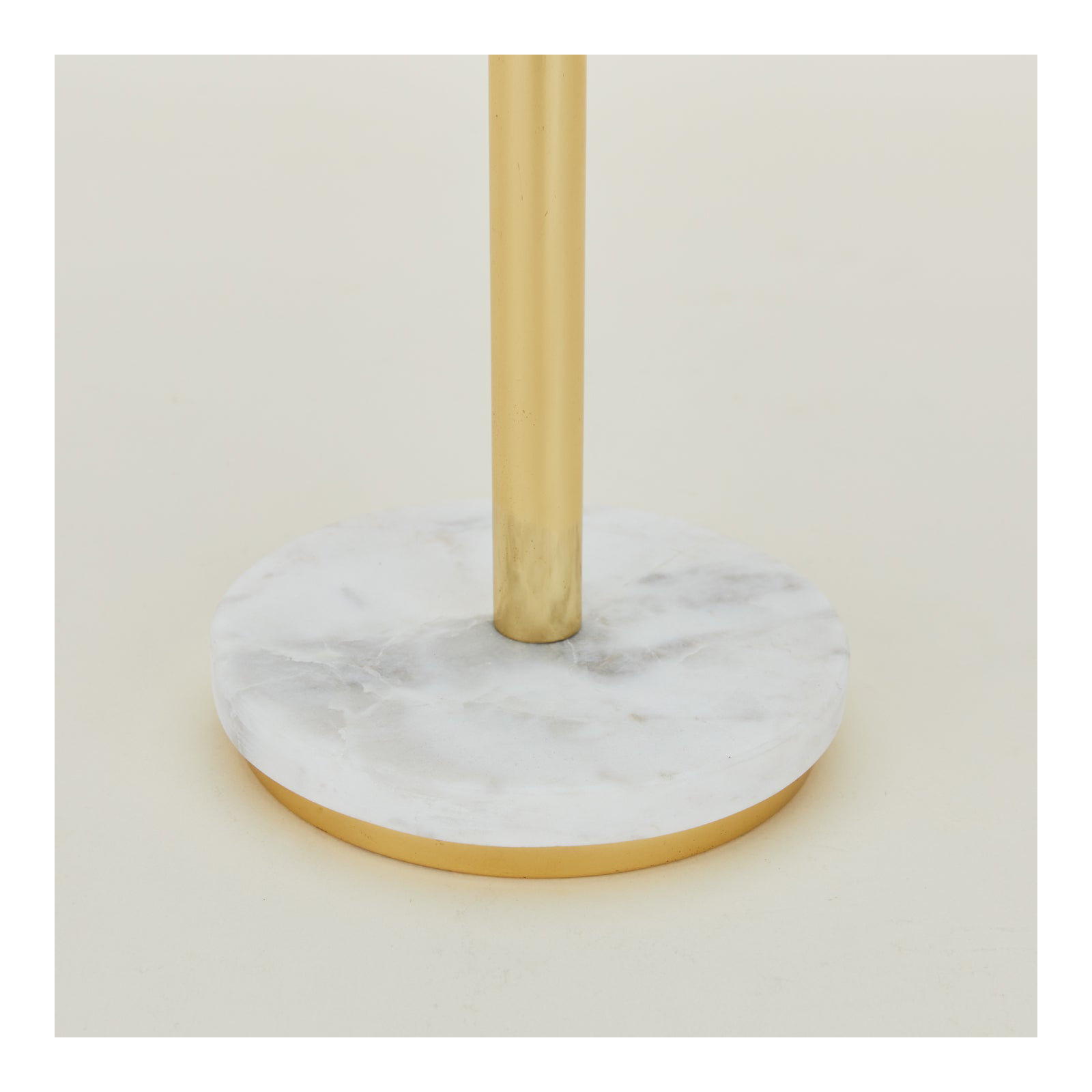 Simple Freestanding Paper Towel Holder