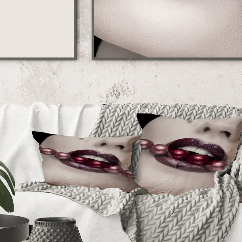 Housse de coussin rectangulaire en forme de cœur avec lèvres et perles