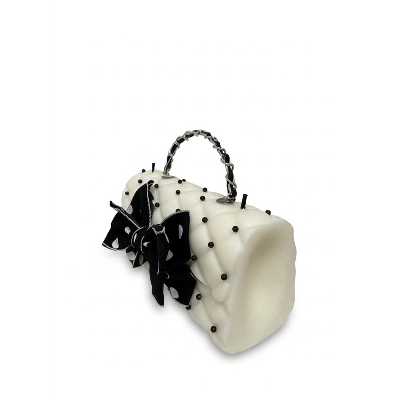 Bougie sculptée à pois blancs et noirs Classic Couture