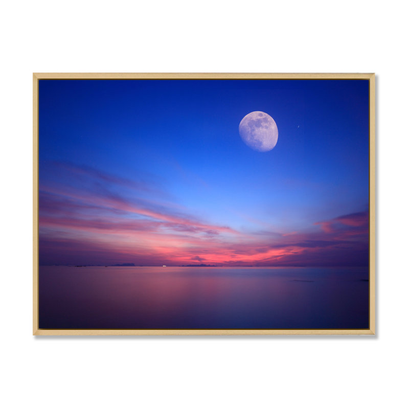 «Beautiful Moon Over Blue Sea», reproduction sur toile, H 24 po x l 36 po x P 1 po, Cadre naturel flottant