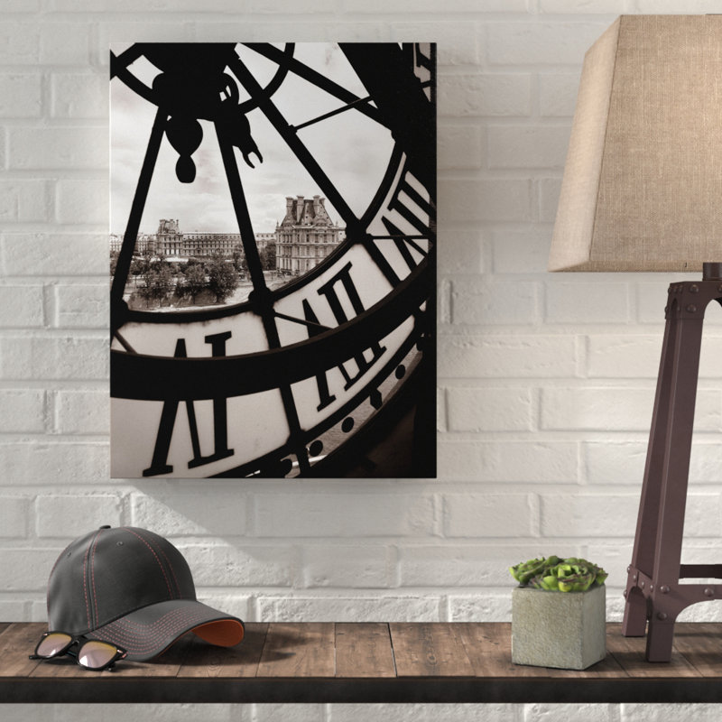 « big clock », reproduction de photo sur toile tendue, H 19 po x l 14 po x P 2 po