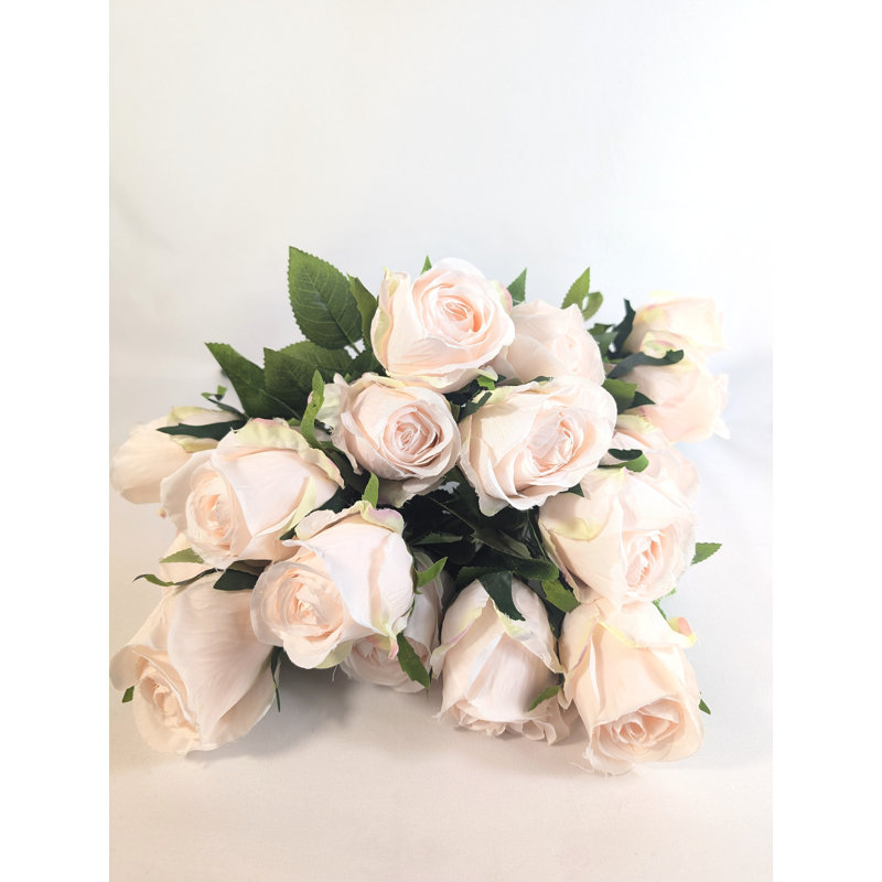 Daydreaming Blooming Rose Buds, Pink