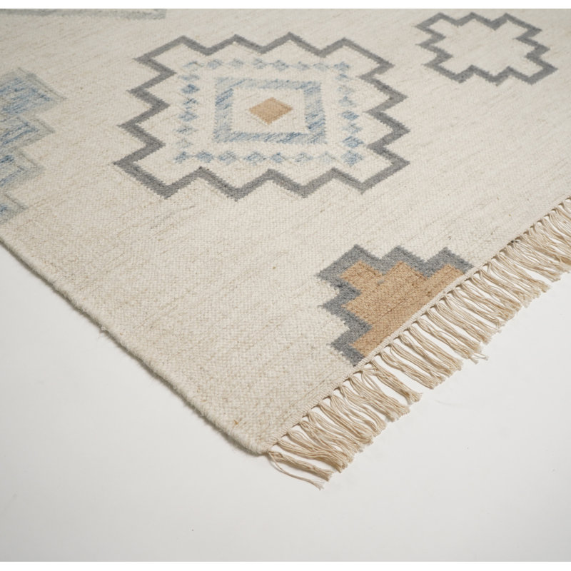 Brioney Aztec Geometric Hand Woven Area Rug - Traditional Kilim Design, Rectangle 120 x 170 cm