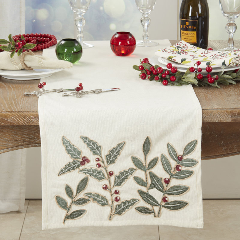 Chemin de table Whimsical Holly Berry Vine