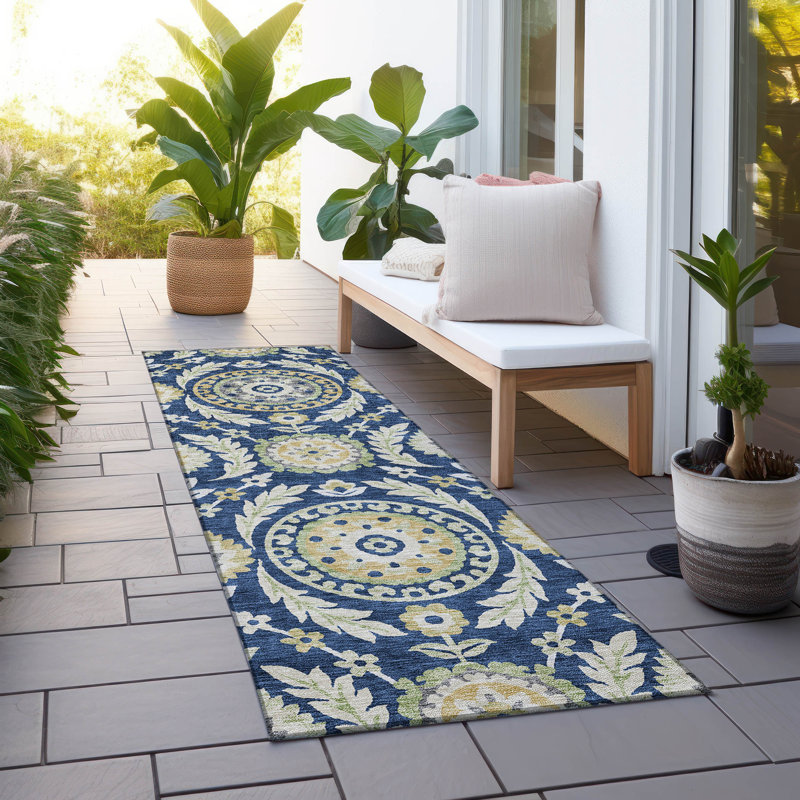 Mahaney Floral Indoor / Outdoor Rug, Runner 2'3" x 7'6"