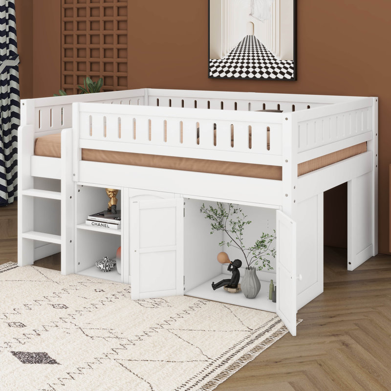 Lit mezzanine pleine grandeur avec armoire de rangement et tableau noir, structure en bois, conception peu encombrante, lit amusant et fonctionnel pour enfants / adolescents
