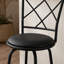 Ensemble de 2 tabourets pivotants élégants, aspect métal et cuir, pour un bar ou un îlot de cuisine contemporain.