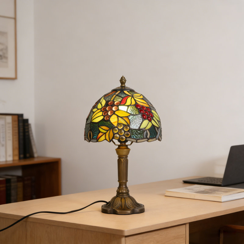Lampe de table en vitrail de style Tiffany, lampe de chevet à motif floral à feuilles et raisin avec base en bronze antique, éclairage d'appoint de salon de chambre à coucher rétro