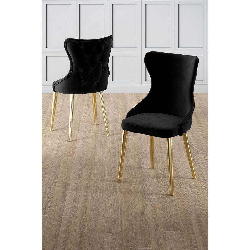 Ensemble de chaises modernes 4 pièces, noir et or | Structure 100% métal, envers en contreplaqué, tissu BabyFace, 17,7 po x 35,8 po x 18,1 po | 22 places en mousse, 28 sièges en mousse, élégant et confortable pour les espaces de vie contemporains